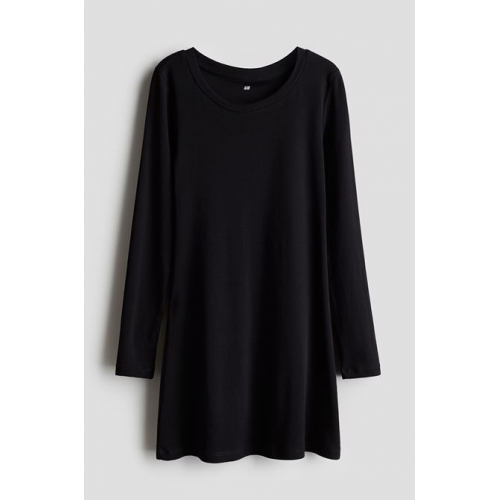 Платье с длинными рукавами