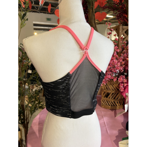 Спортивный топ с сеткой на спине