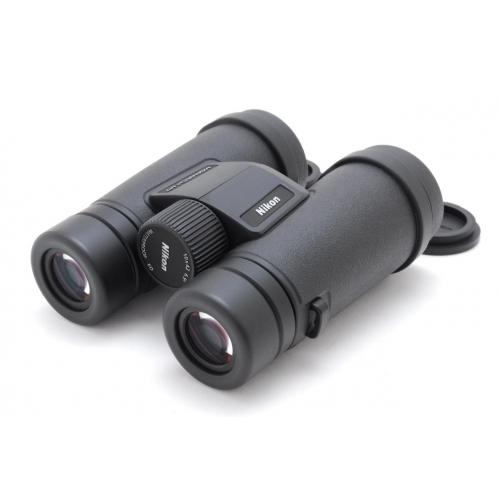 Бинокль Nikon Monarch M7