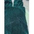 Изумрудно-зеленое блестящее платье 