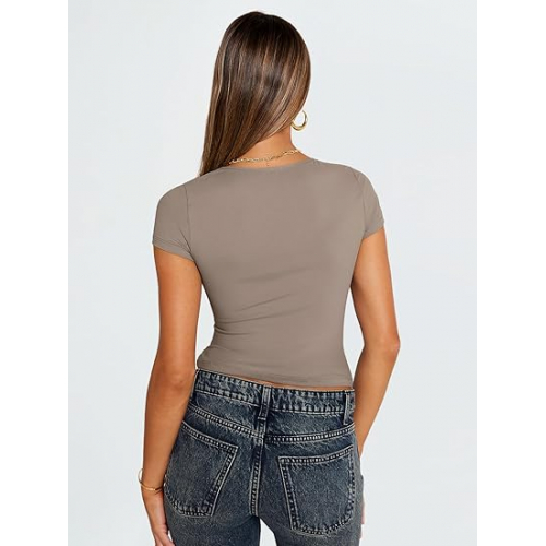 Майка — Облегающий стиль для ярких образов