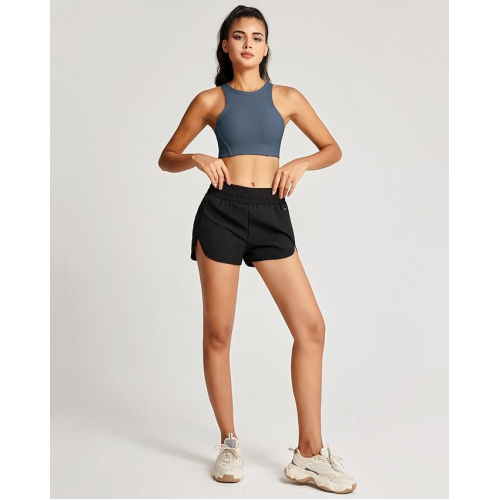 Спортивный топ с вырезом и съёмными чашечками