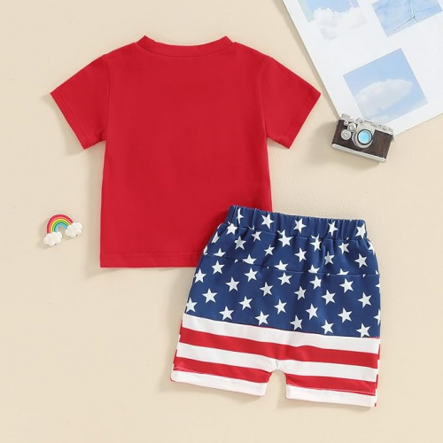 Летний комплект для мальчика — футболка с принтом и шорты в цветах американского флага