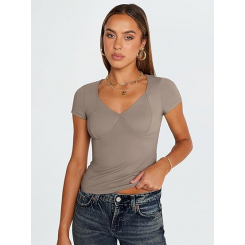 Майка — Облегающий стиль для ярких образов