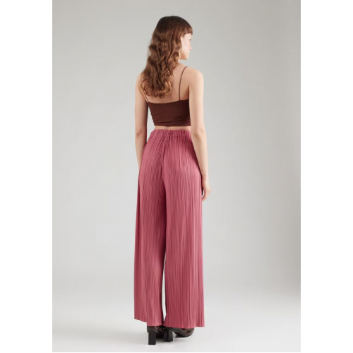 Женские широкие брюки в розовом цвете