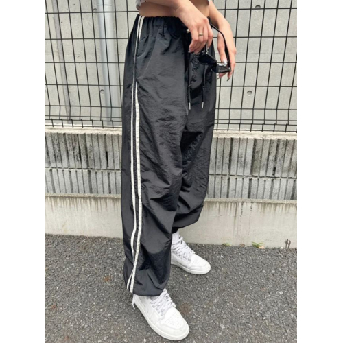 Спортивные штаны с свободным низом