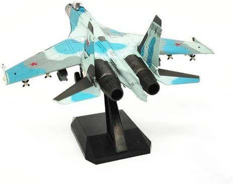 Военный российский истребитель SU35