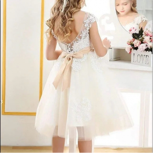 Цветочное платье цвета слоновой кости для девочек