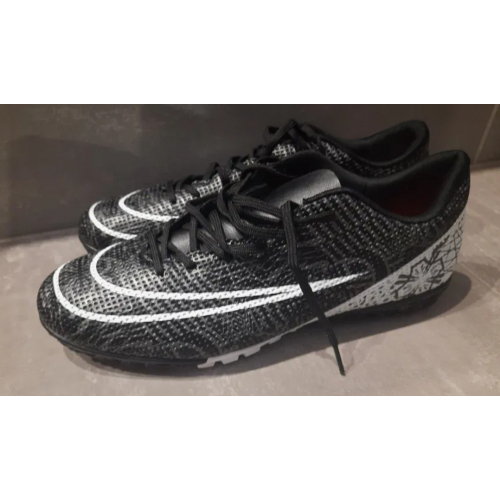 Высококачественные эргономичные удобные кроссовки