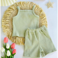 Летний комплект: майка на лямках и шортики, зелёный