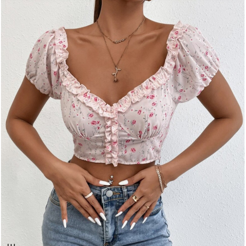 Романтичный топ с цветочным принтом и пышными рукавами