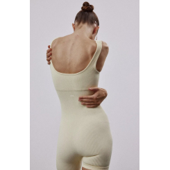 Женский спортивный комбинезон в рубчик с шортами