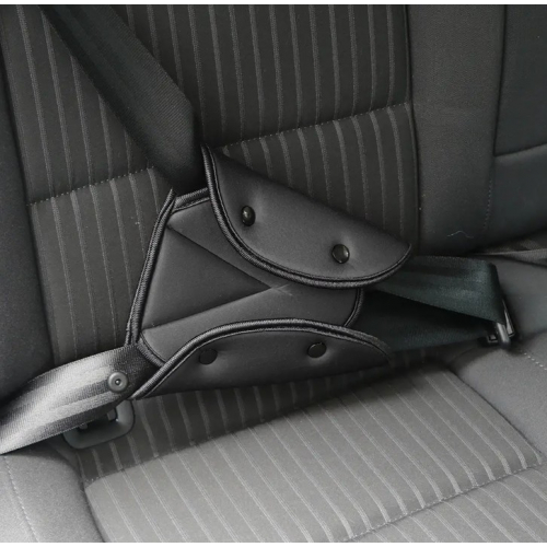 Фиксатор треугольный для ремня безопасности в автомобиль