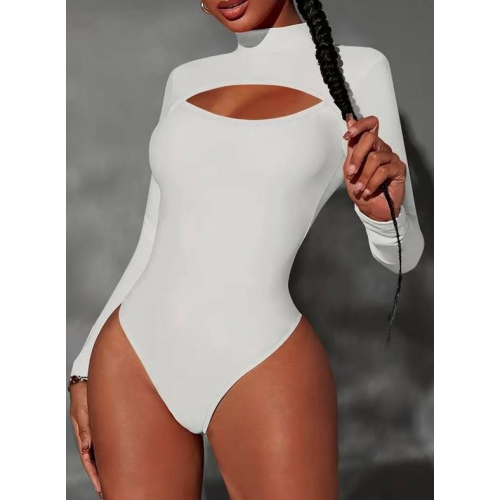 Боди однотонное, длинный рукав с вырезом в зоне декольте 