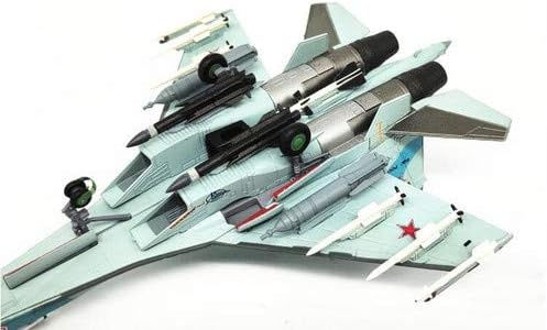 Военный российский истребитель SU35