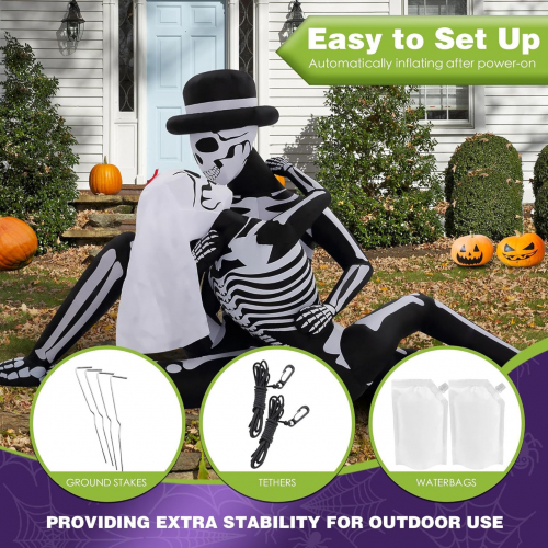 Гигантские надувные фигуры, обнимающиеся скелеты