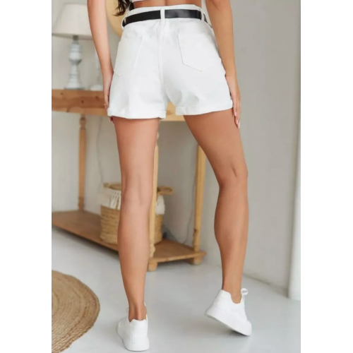 Белые джинсовые шорты с высокой талией